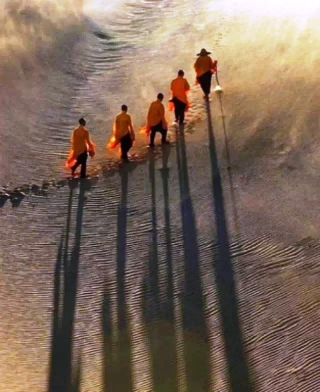 Bước chân giải thoát - Ảnh minh họa